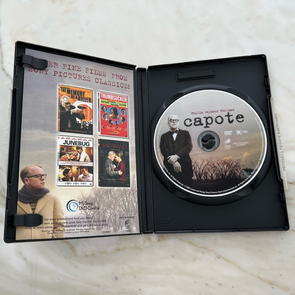 CAPOTE DVD - Picture 2 of 3